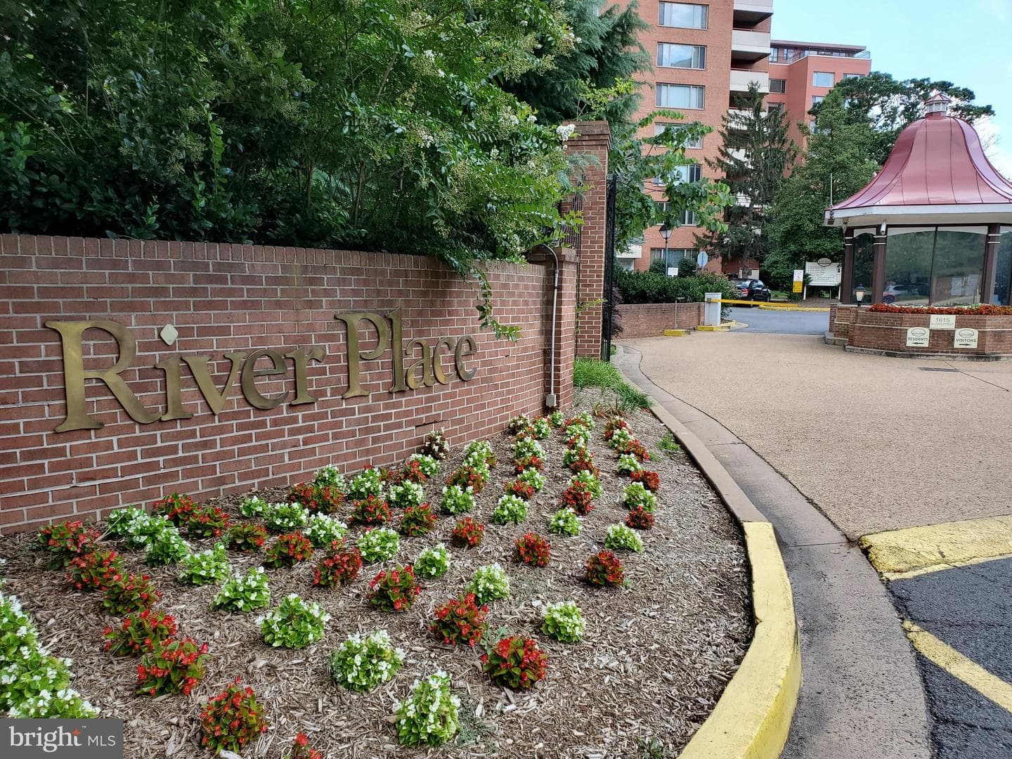 1111 N Arlington Boulevard #623 photo 15