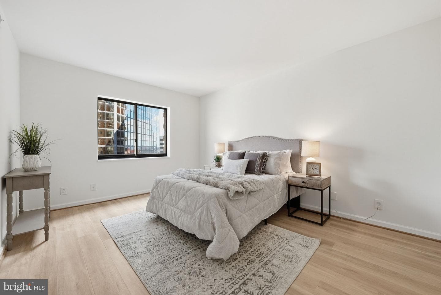 1600 N Oak Street #906 photo 13