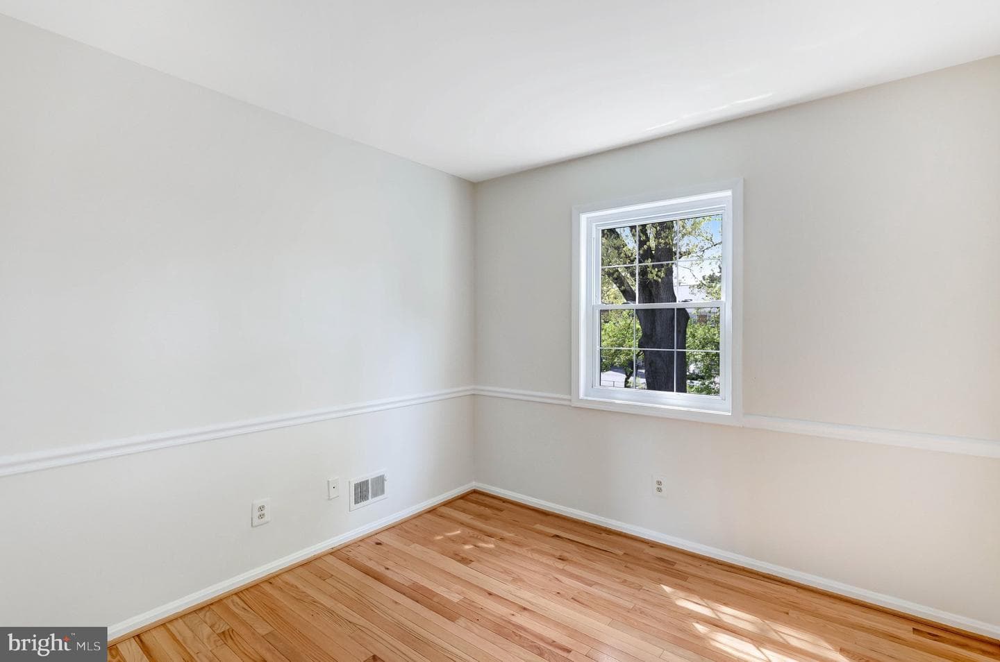 636 S Barton Street photo 30