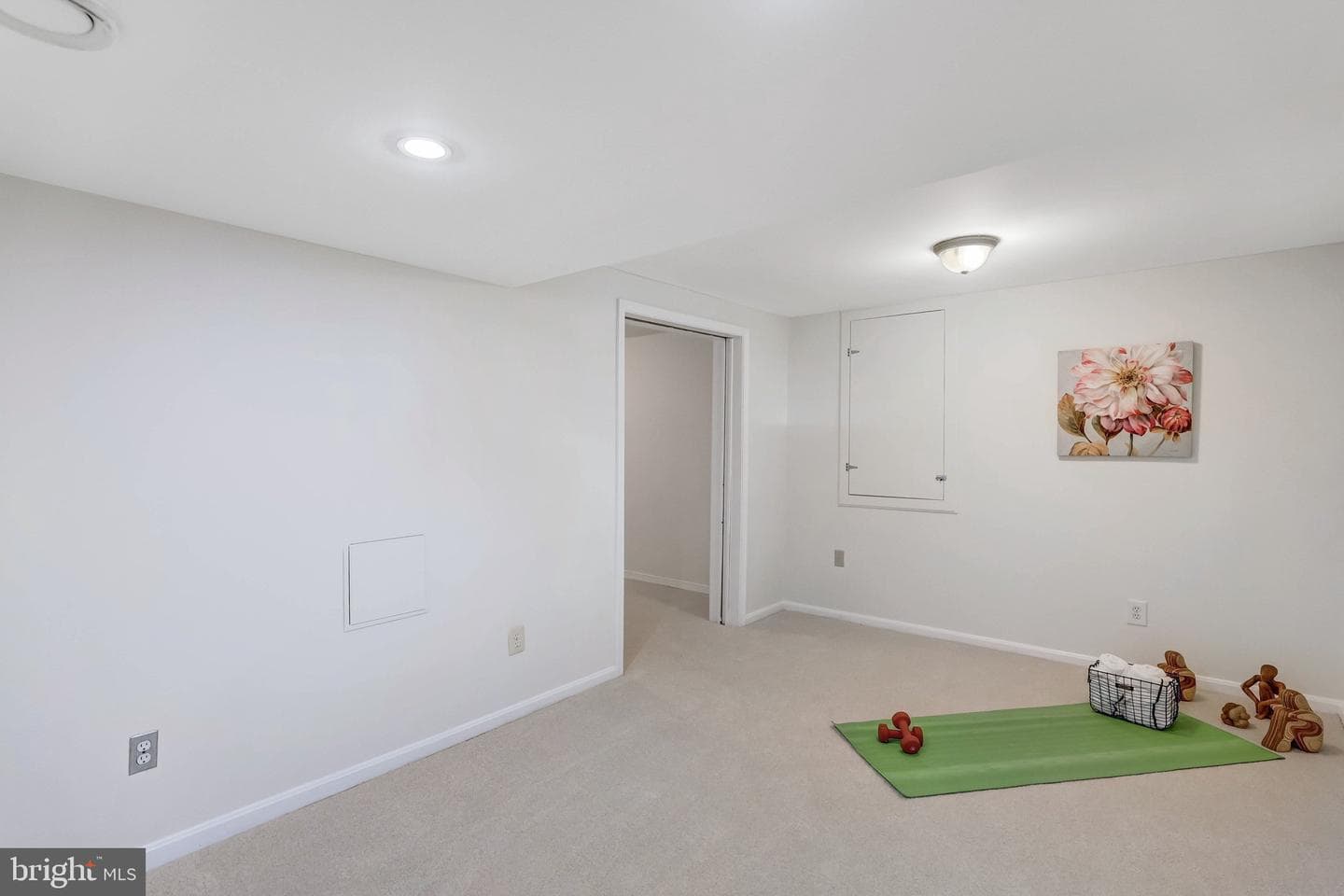 636 S Barton Street photo 33