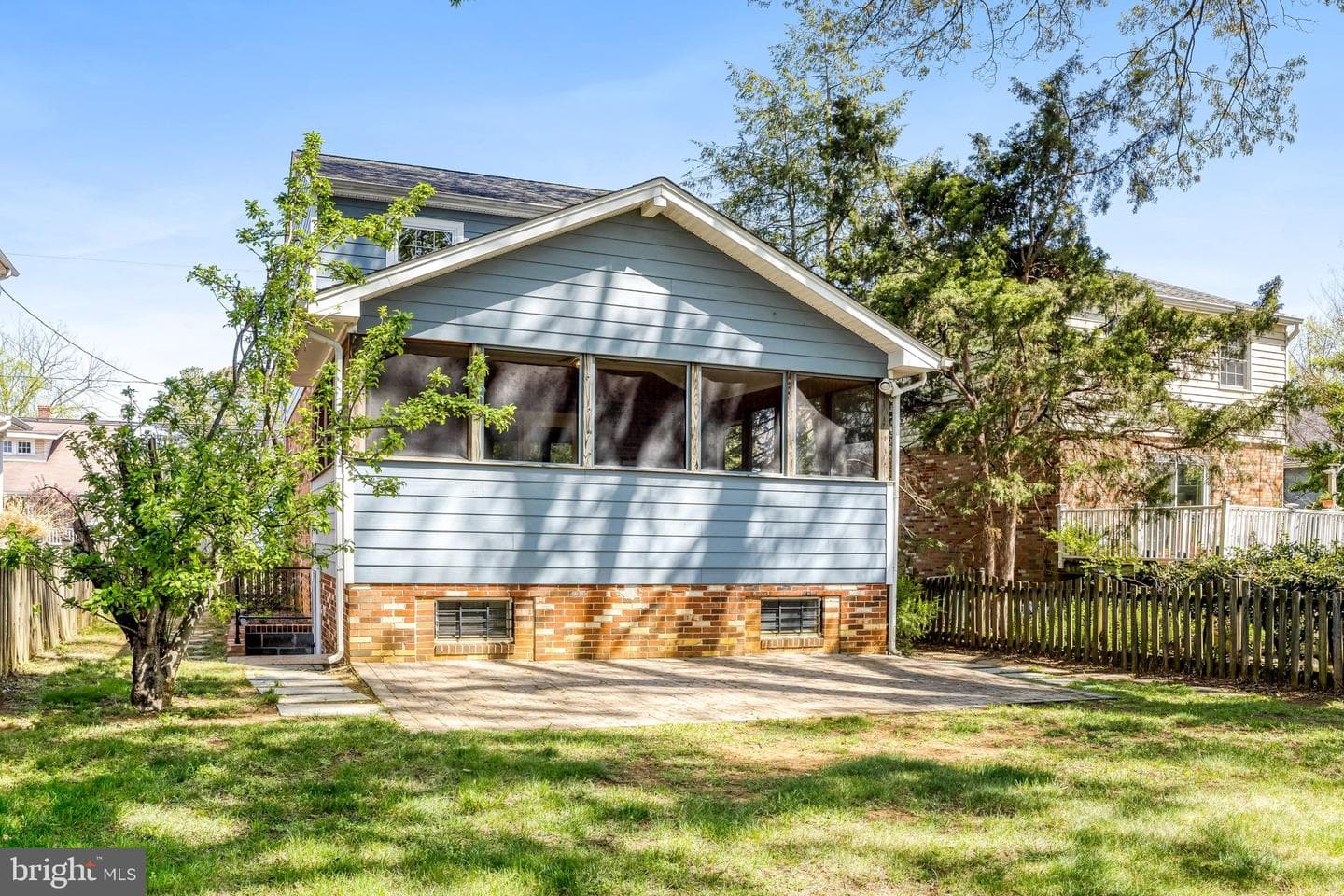 636 S Barton Street photo 46