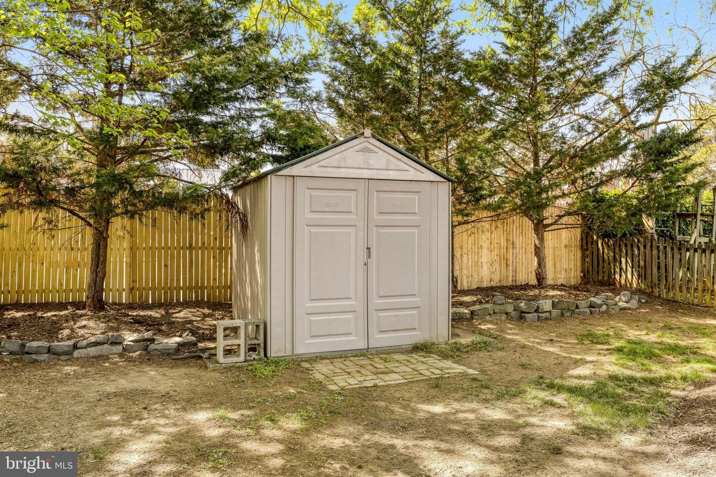 636 S Barton Street photo 48