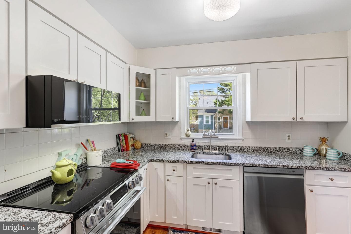 636 S Barton Street photo 8
