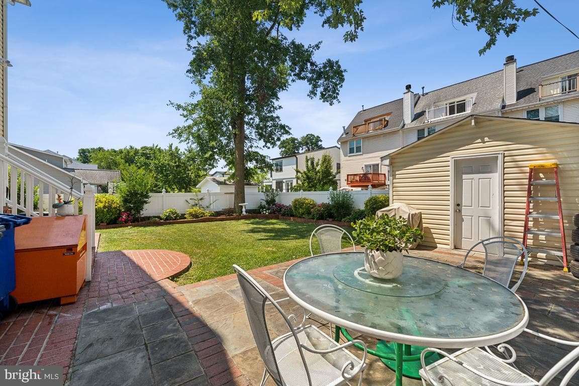 2034 S Shirlington Road photo 34