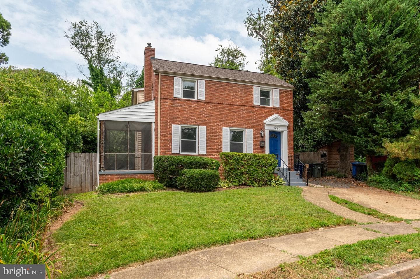 1220 N Livingston Street photo 1