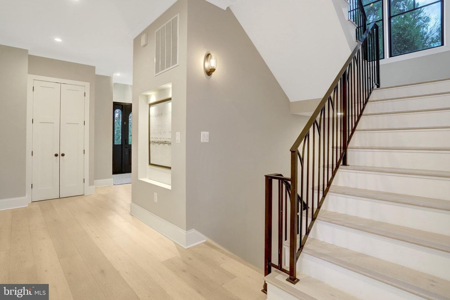 710 N Highland Street photo 25
