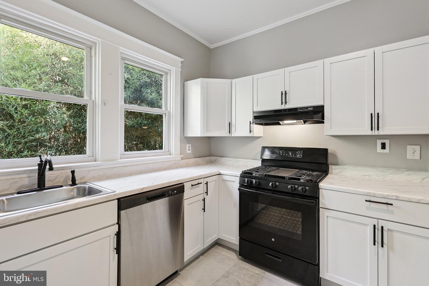 2417 Washington Boulevard photo 8