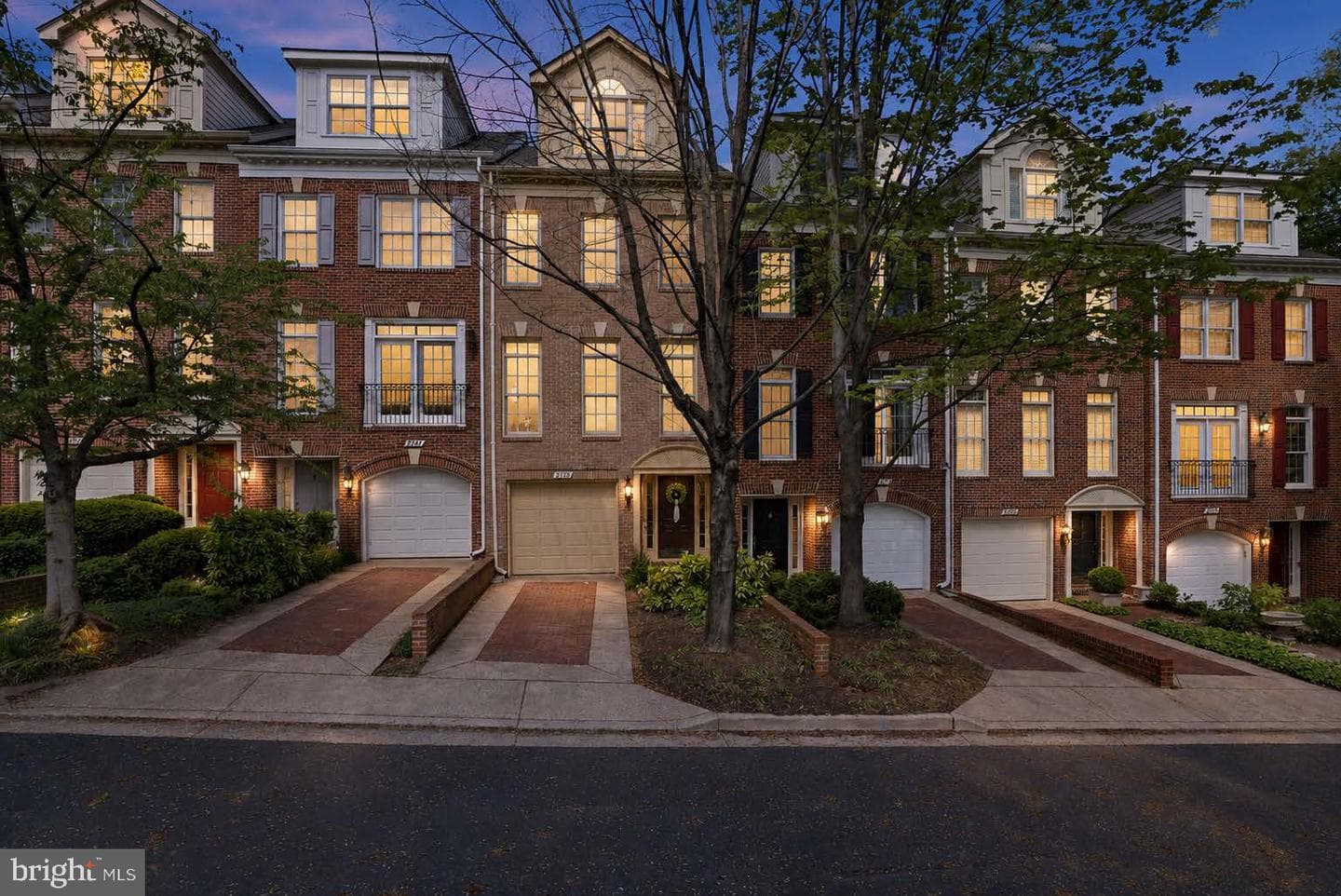 2139 N Pierce Ct, Arlington
