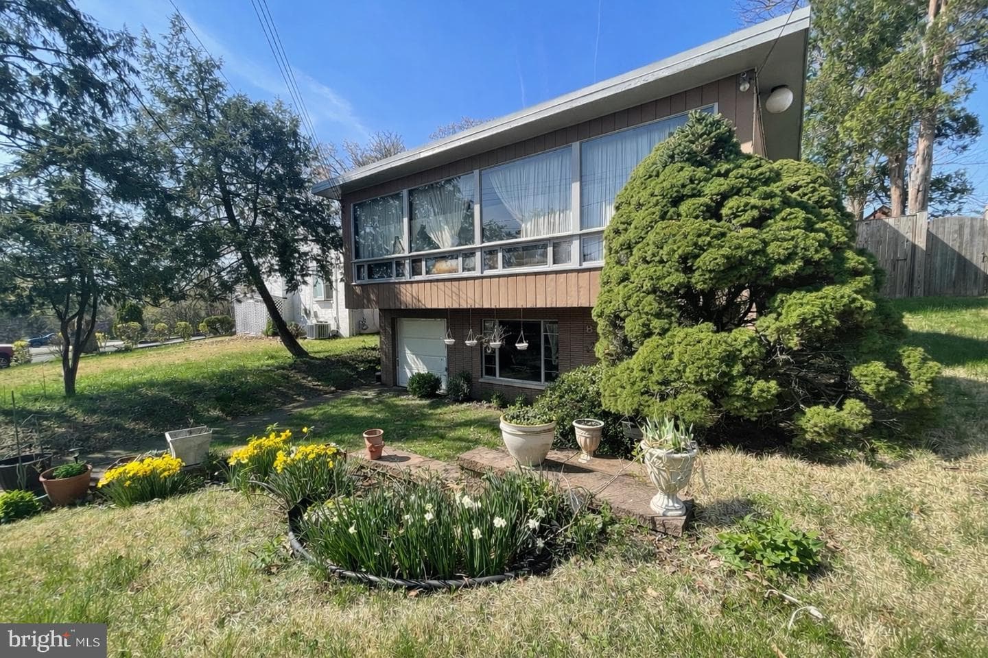 8 N Garfield Street