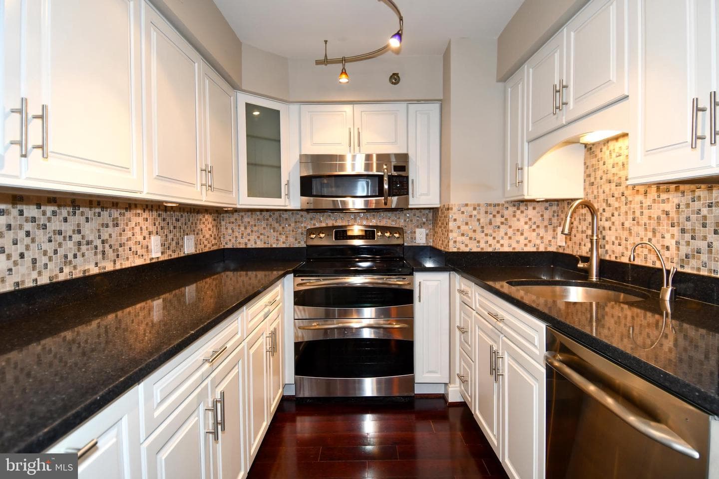 1301 N Courthouse Road #1005 photo 12