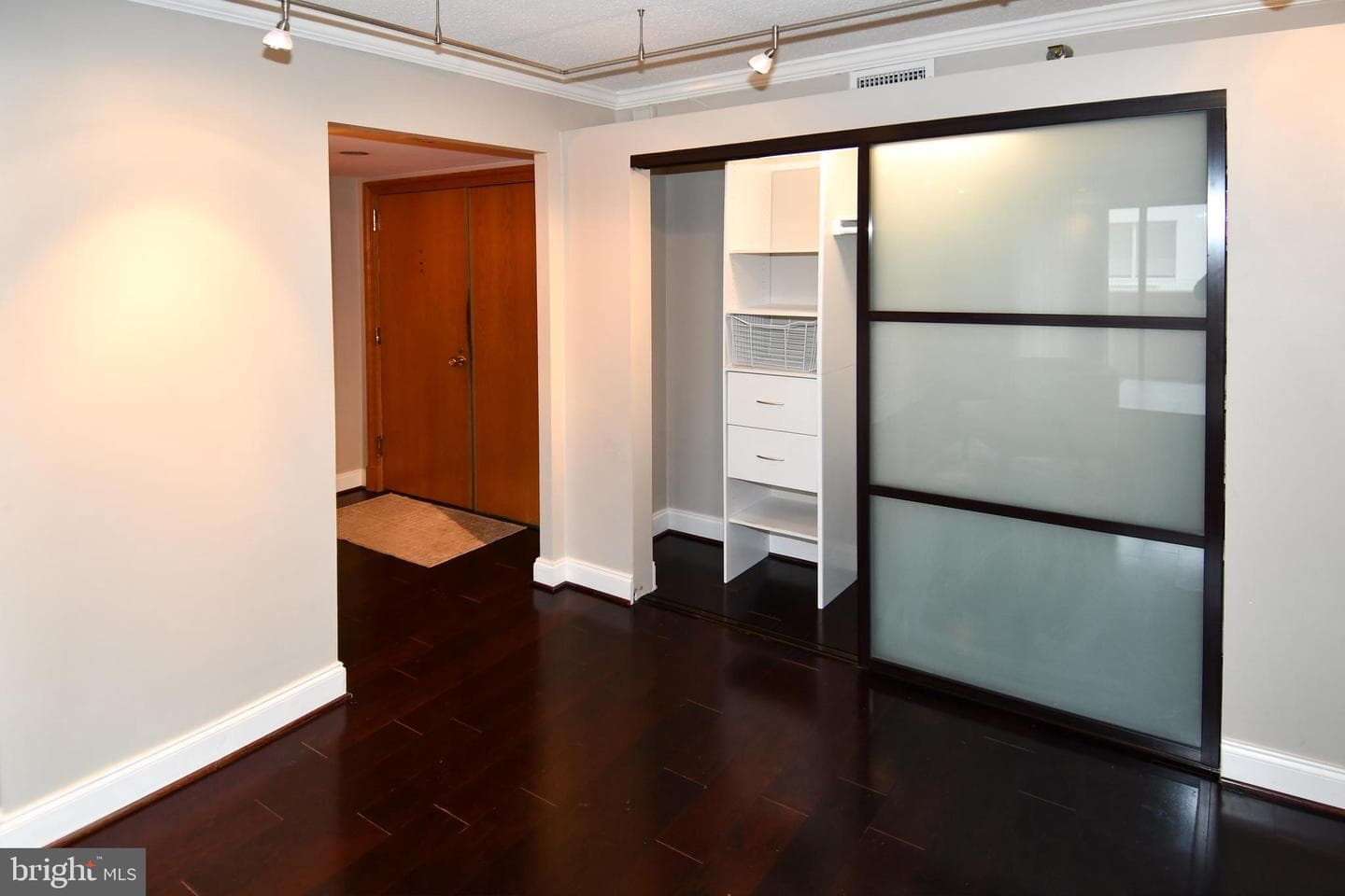 1301 N Courthouse Road #1005 photo 16