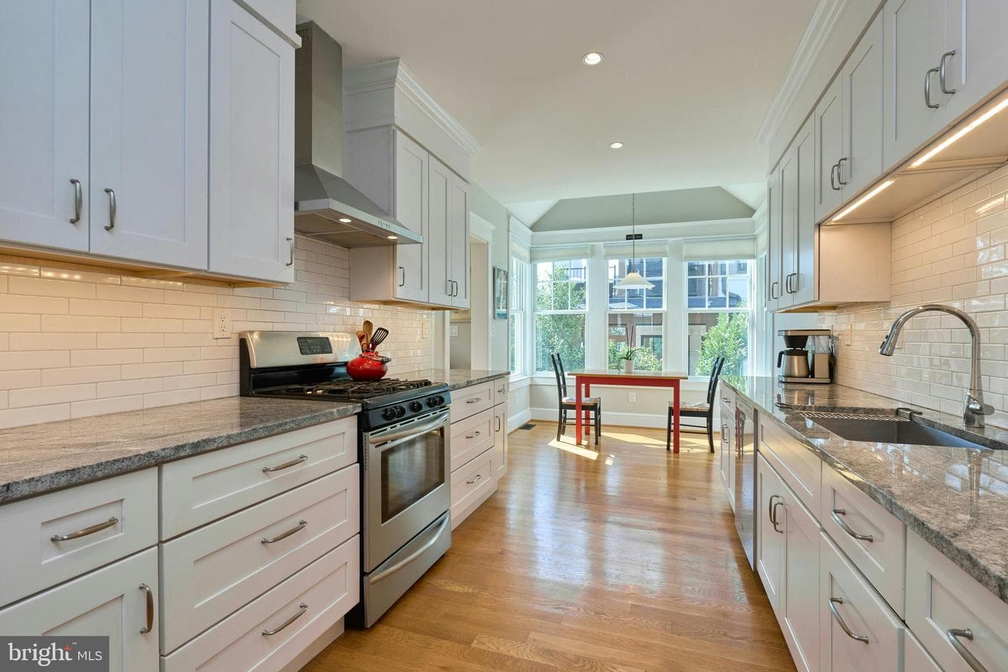 1243 N Stuart Street photo 7