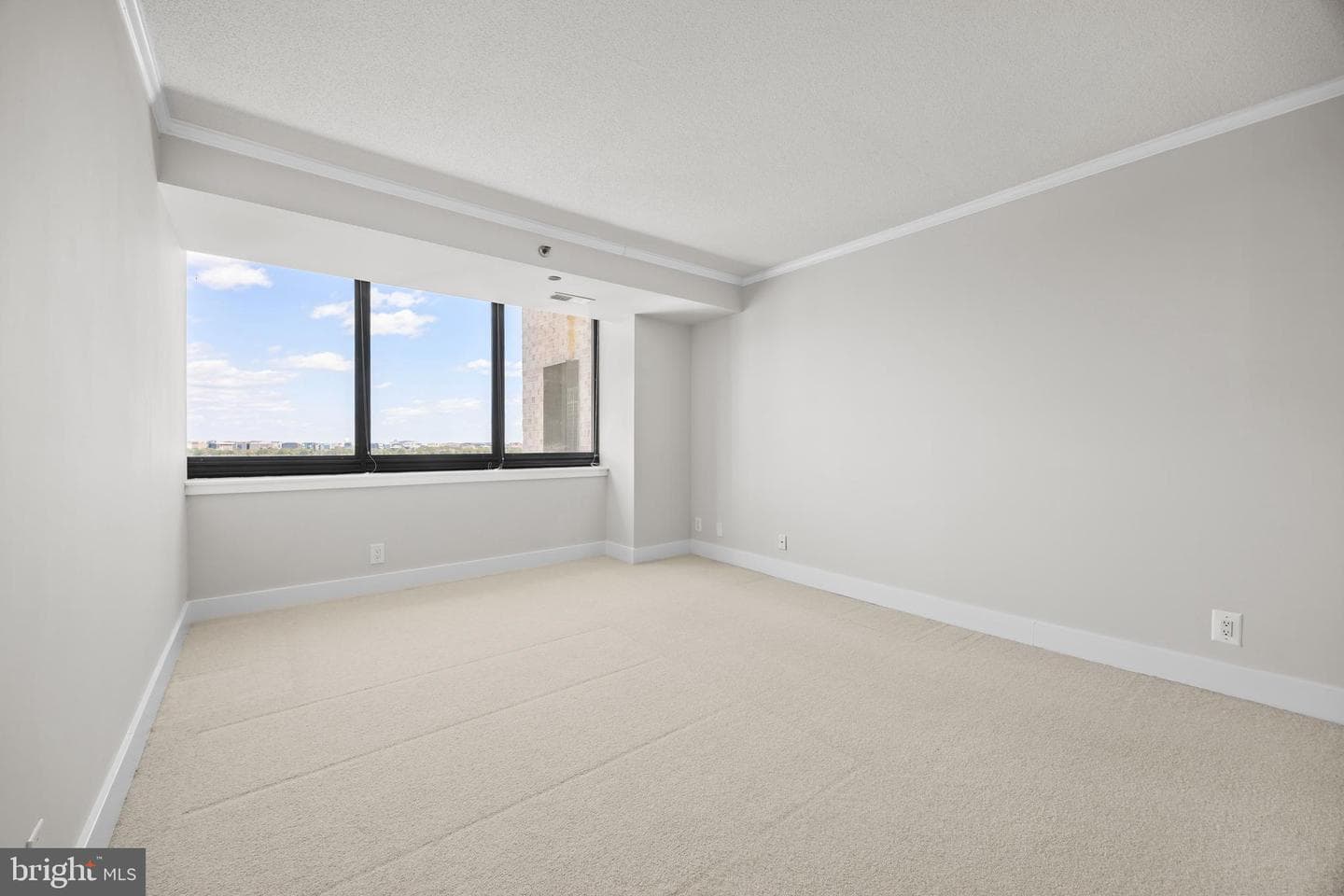 1805 Crystal Dr # 1010S photo 21
