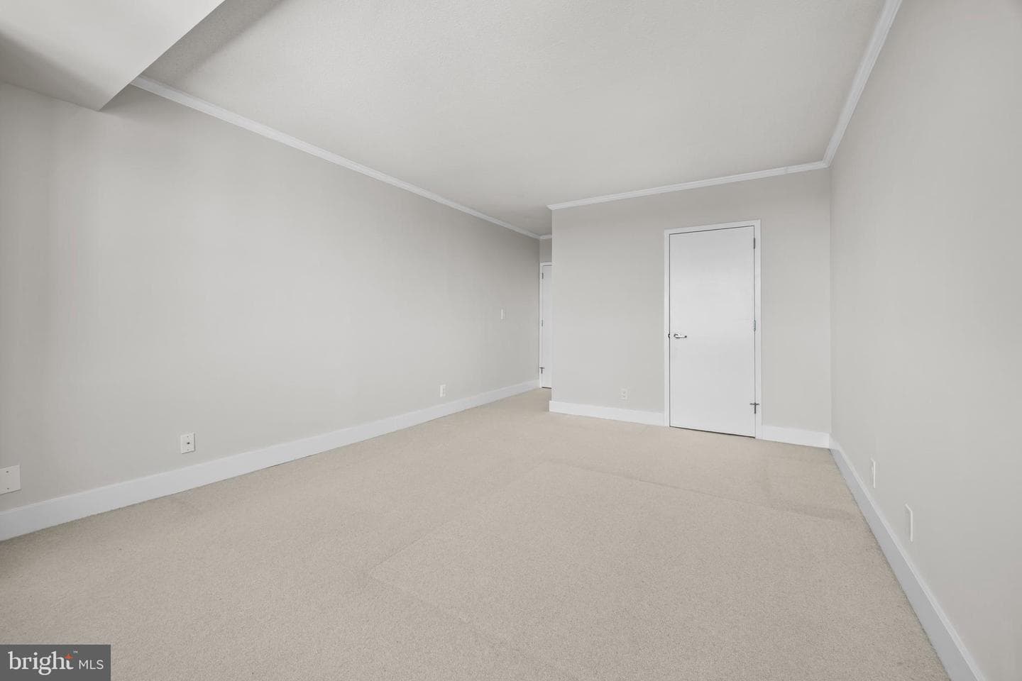 1805 Crystal Dr # 1010S photo 22