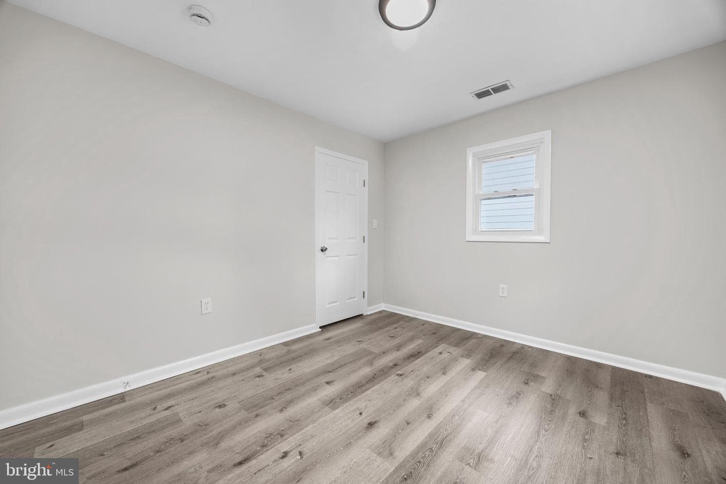 1055 S Edison Street photo 16