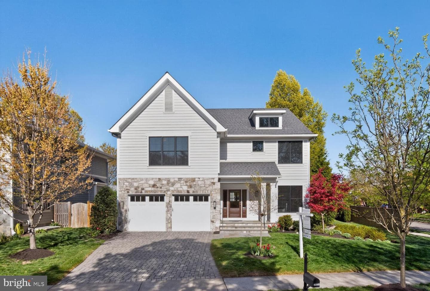 2421 N Buchanan Street photo 2