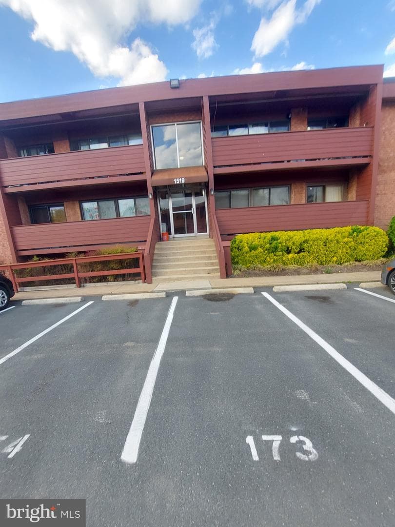 1519 S George Mason Dr # 21 photo 3