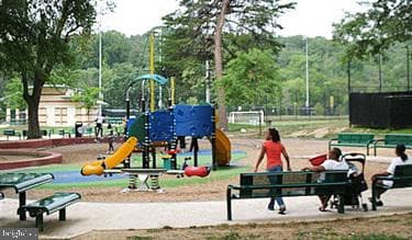 1519 S George Mason Dr # 21 photo 40
