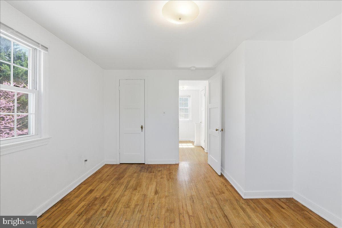 941 Patrick Henry Drive photo 27