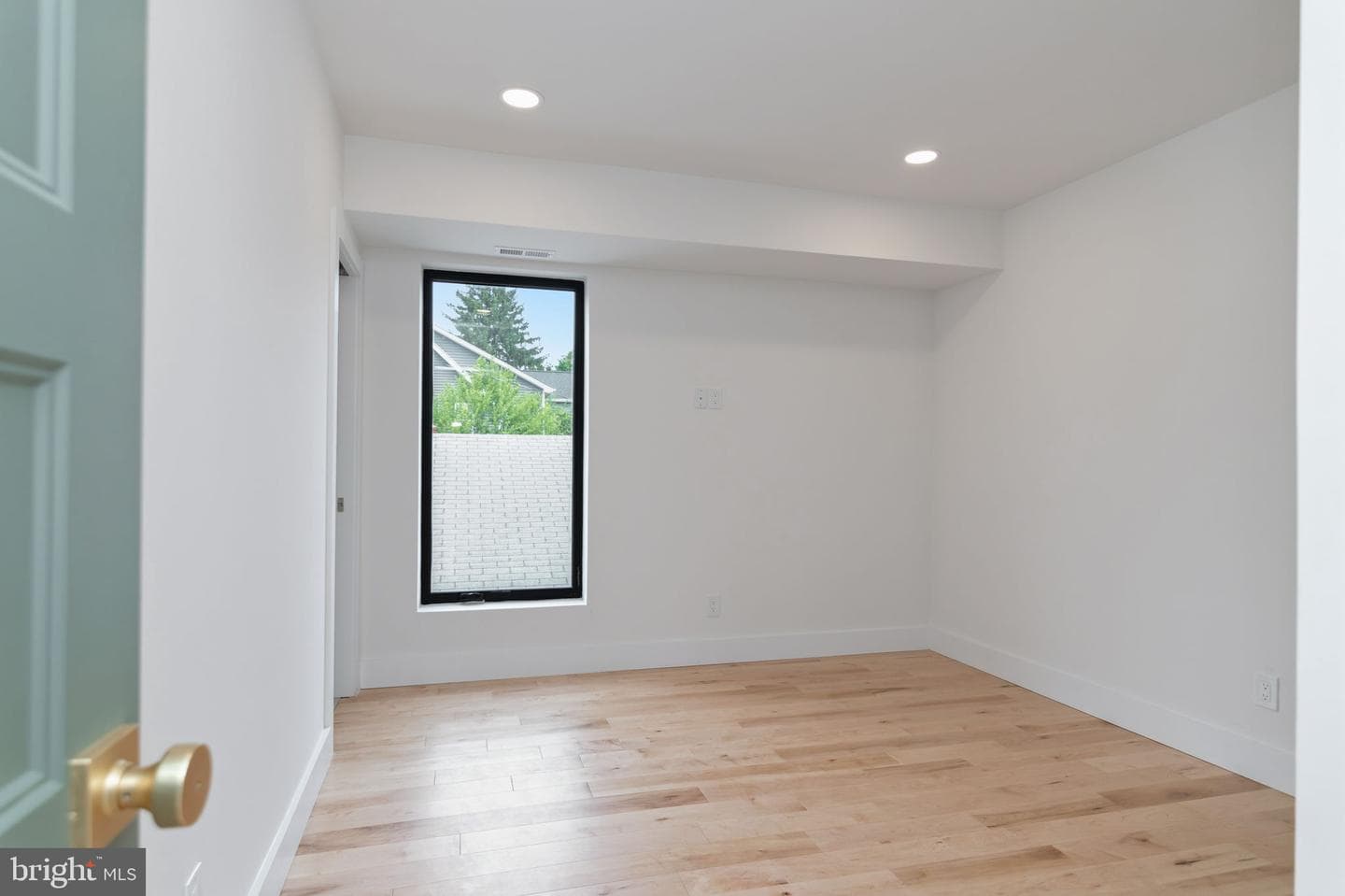 2025 N Emerson Street photo 32