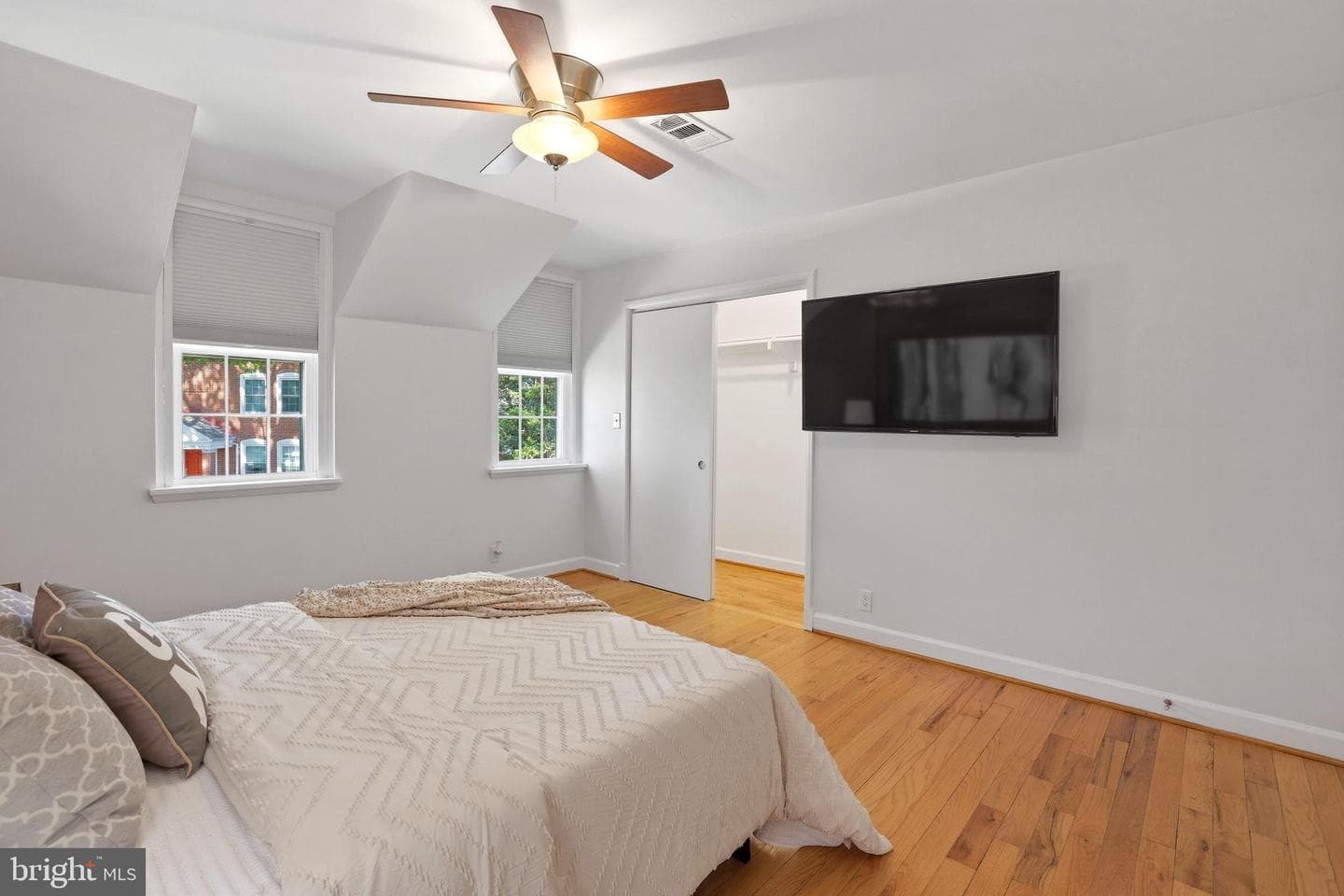 3363 S Stafford Street photo 15
