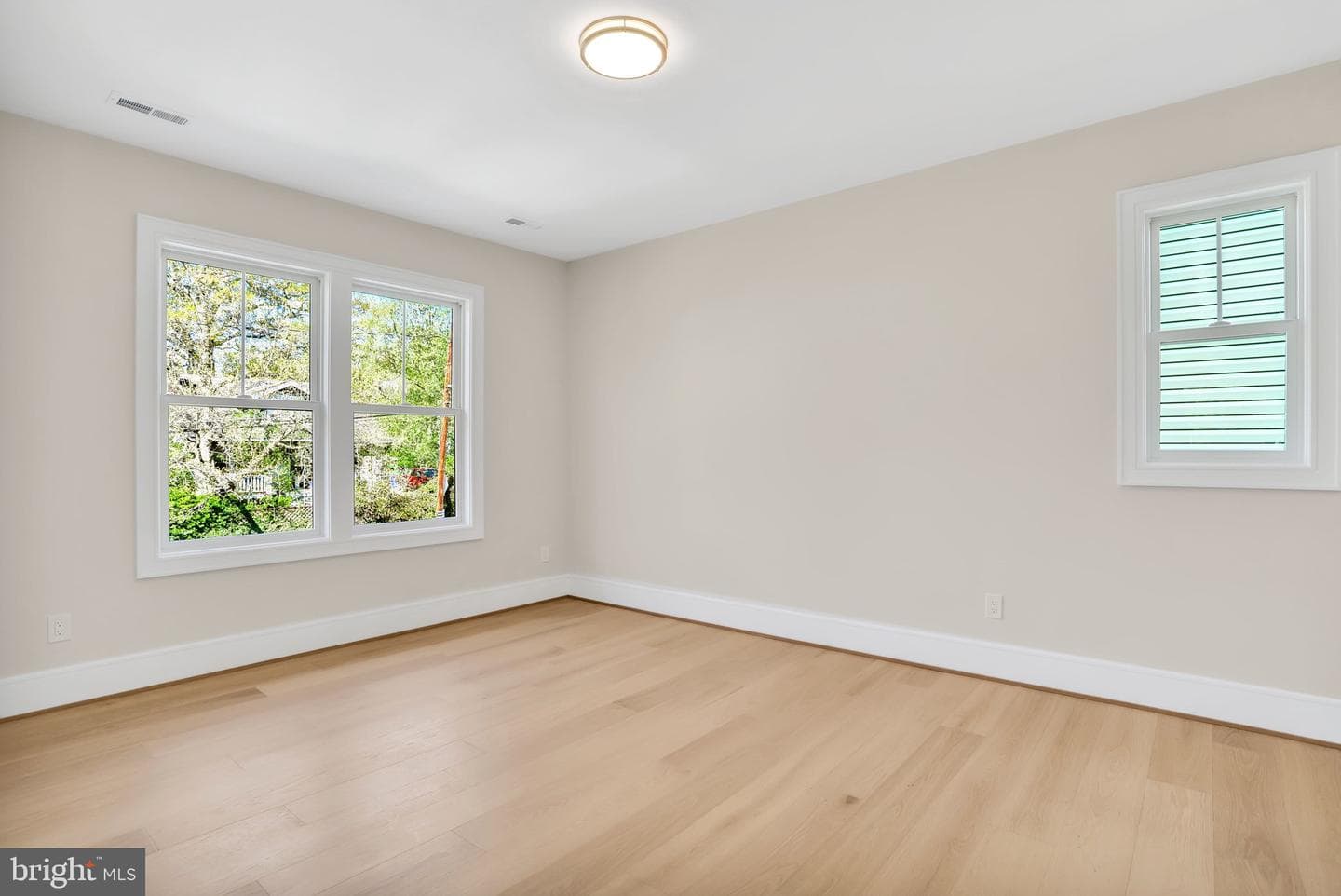 501 N Jefferson Street photo 38