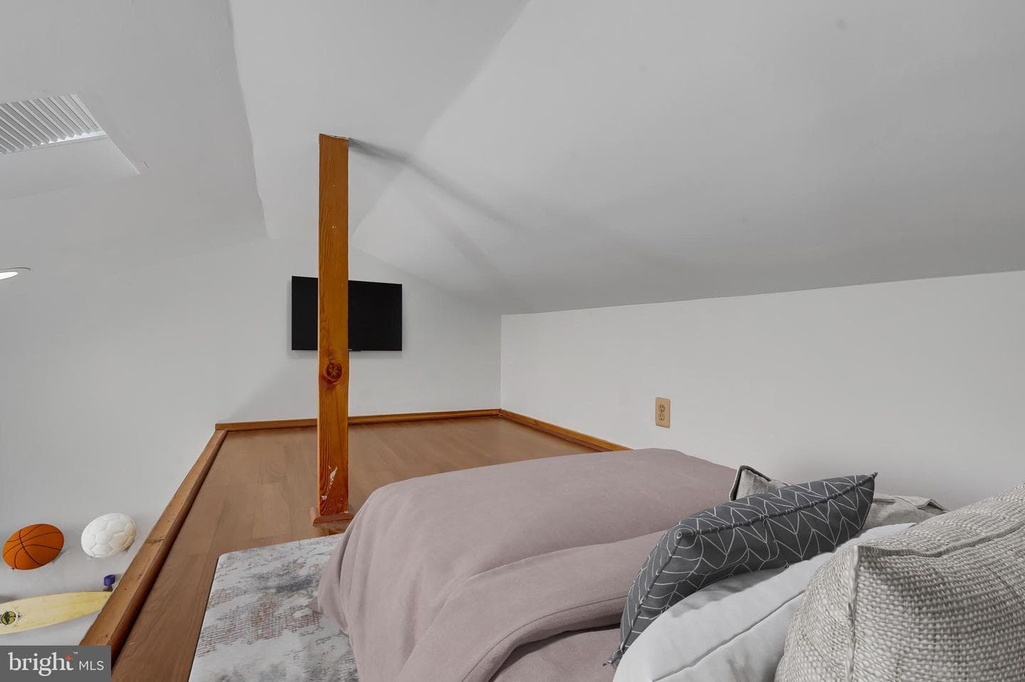 422 N Edgewood Street photo 29