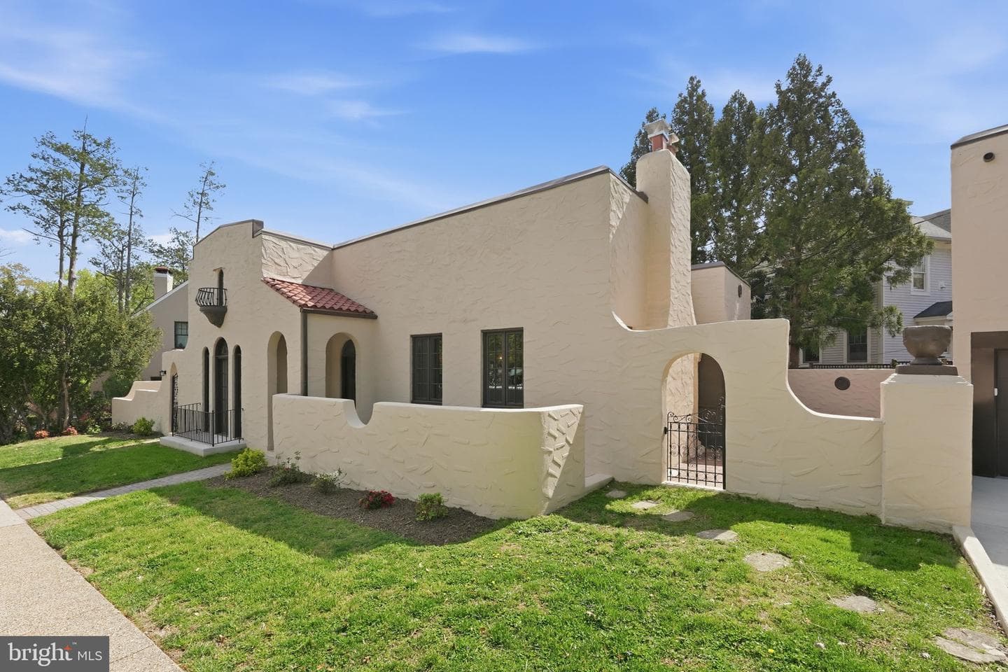 1611 N Highland Street N photo 36