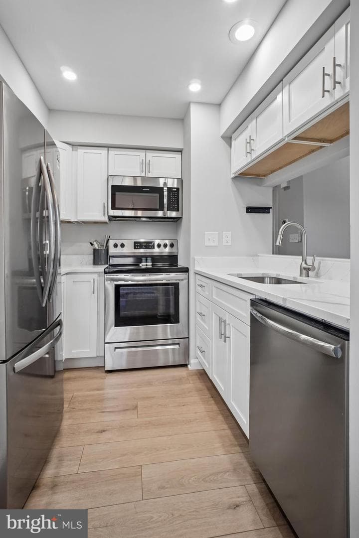 2813 S Woodrow Street #g photo 12