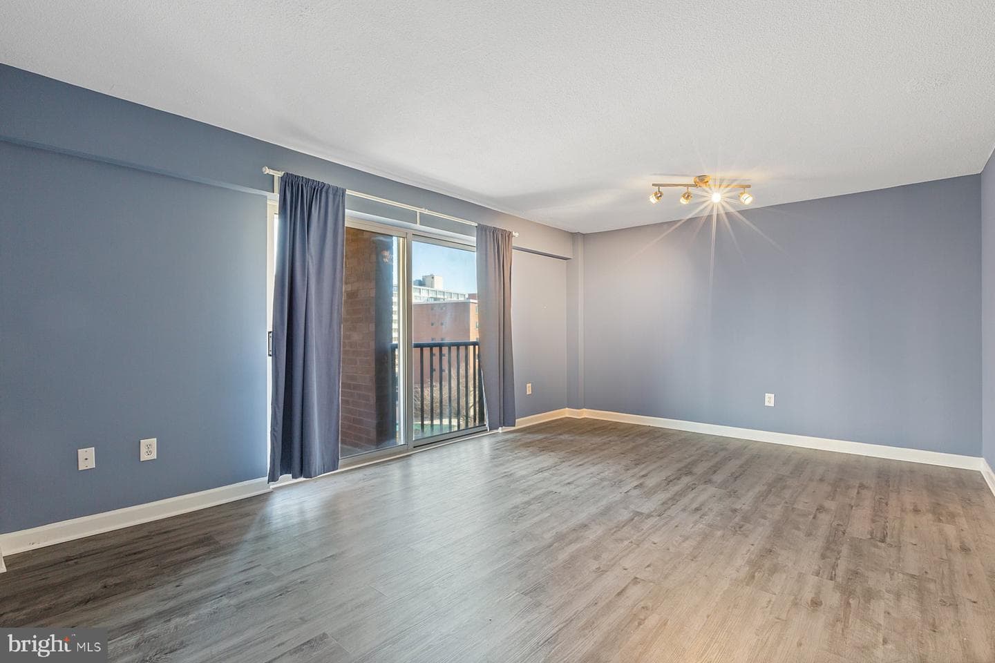 1300 Army Navy Drive #612 photo 4