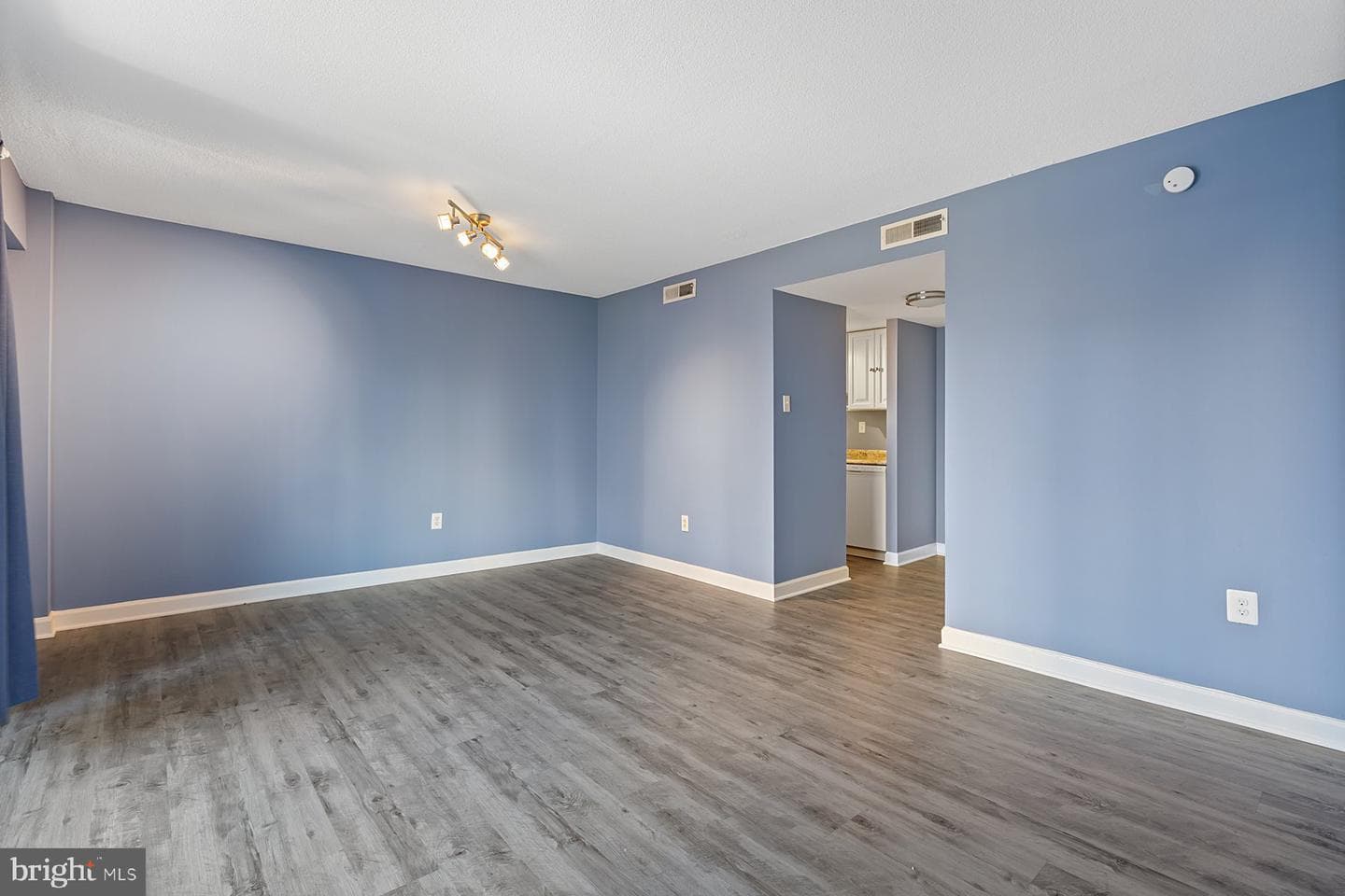 1300 Army Navy Drive #612 photo 7