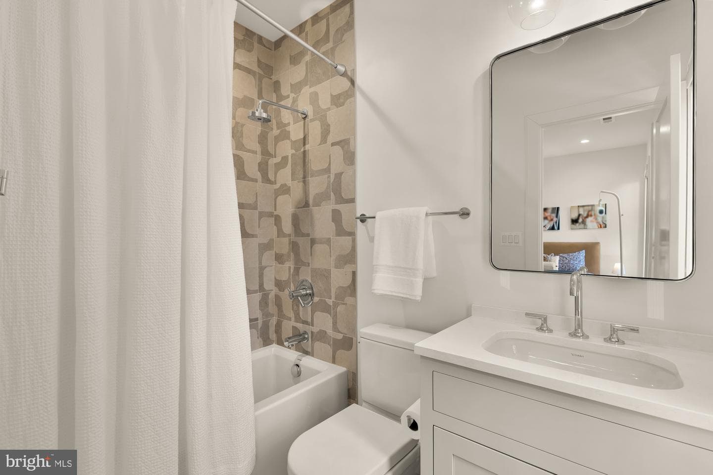 135 N Edgewood Street photo 36