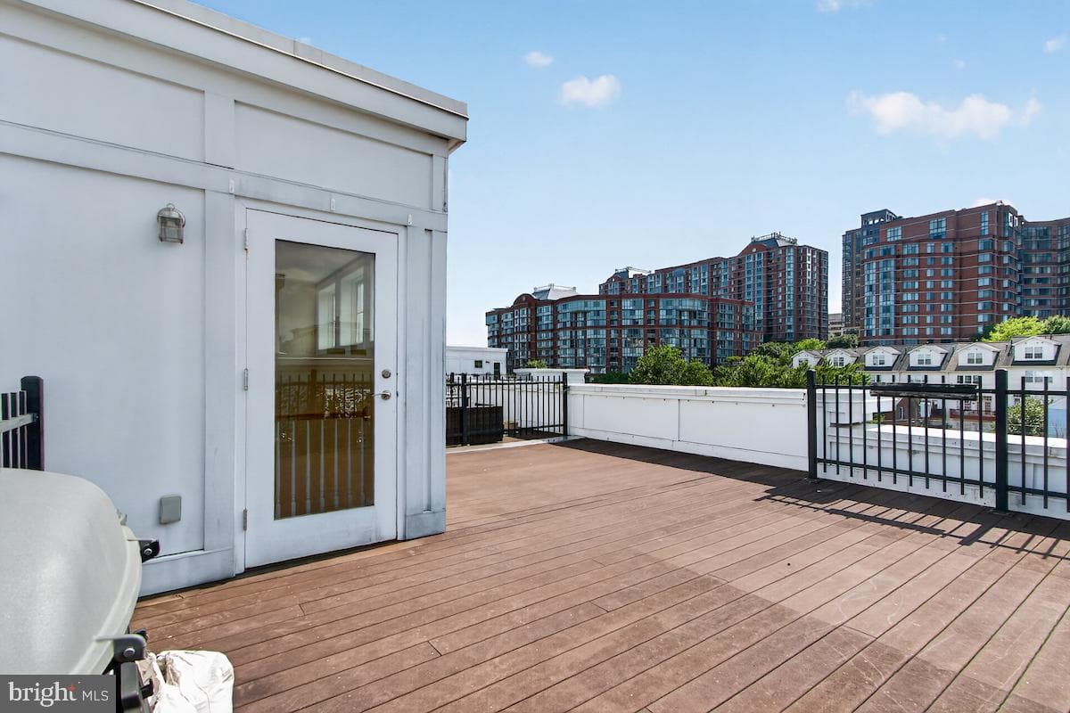 1418 N Rhodes Street #b417 photo 22