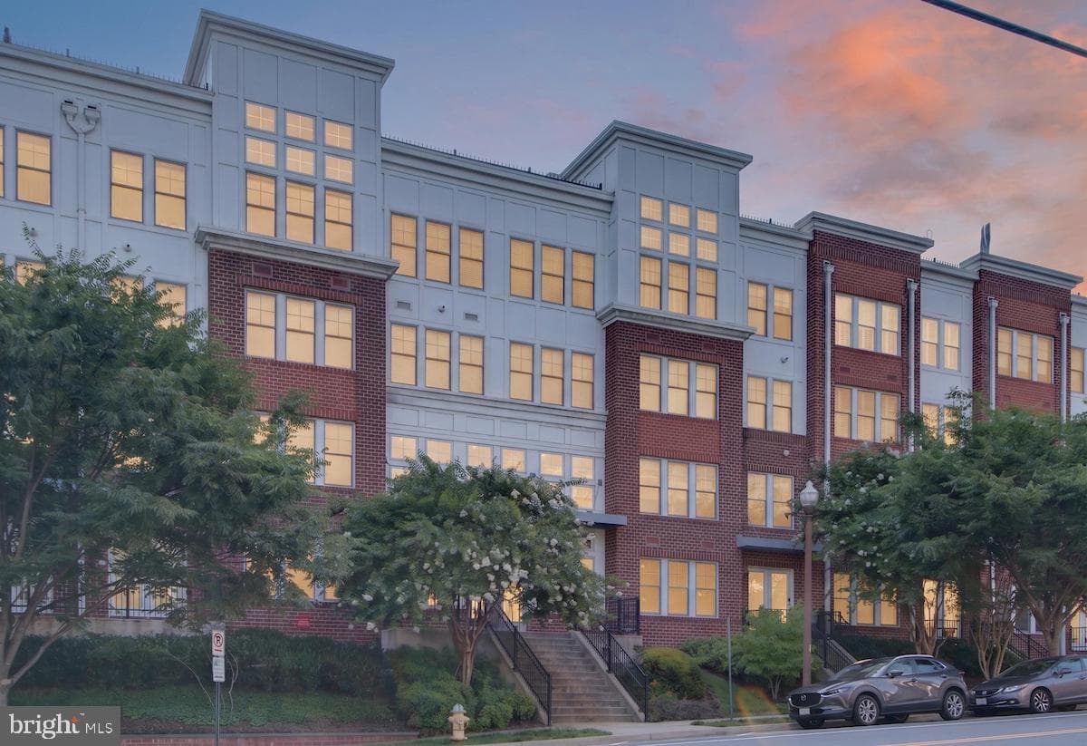 1418 N Rhodes Street #b417 photo 58