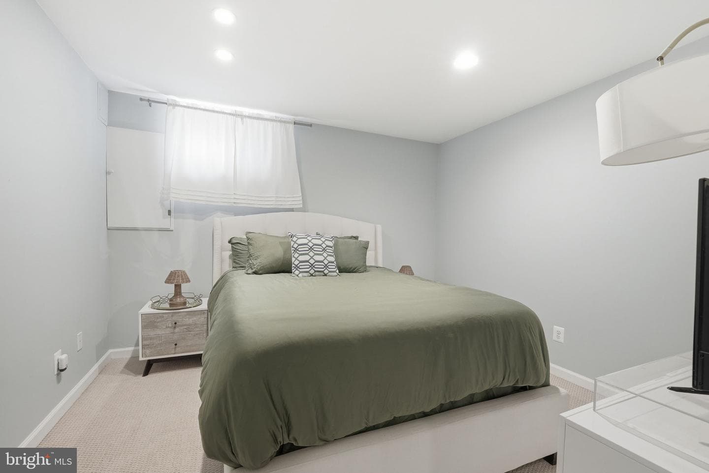 2556 S Arlington Mill Dr #3 photo 31
