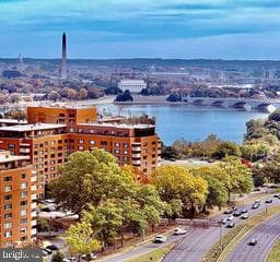 1121 Arlington Boulevard #1004 photo 34