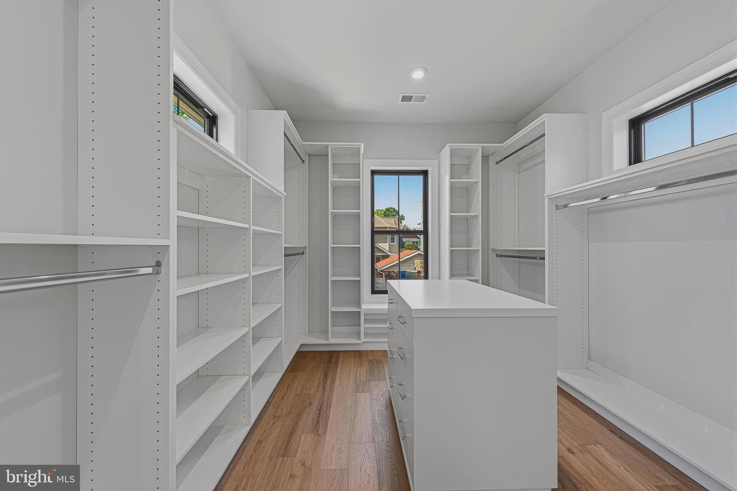 724 N Cleveland Street photo 25