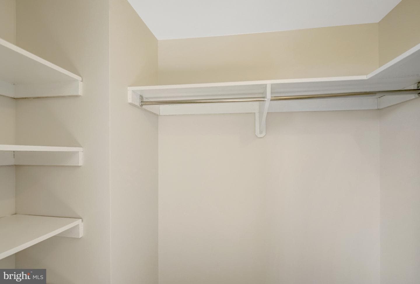3800 Fairfax Drive #807 photo 24