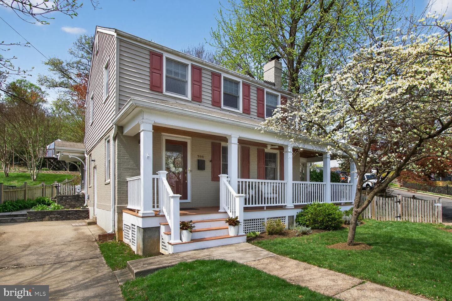 942 N Longfellow Street photo 2