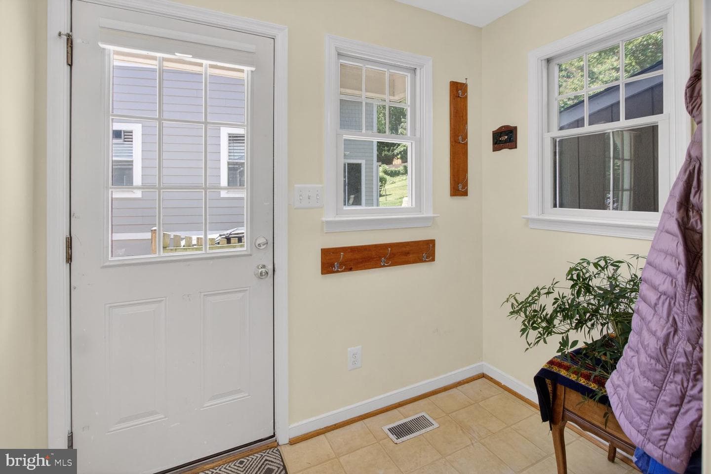 942 N Longfellow Street photo 23
