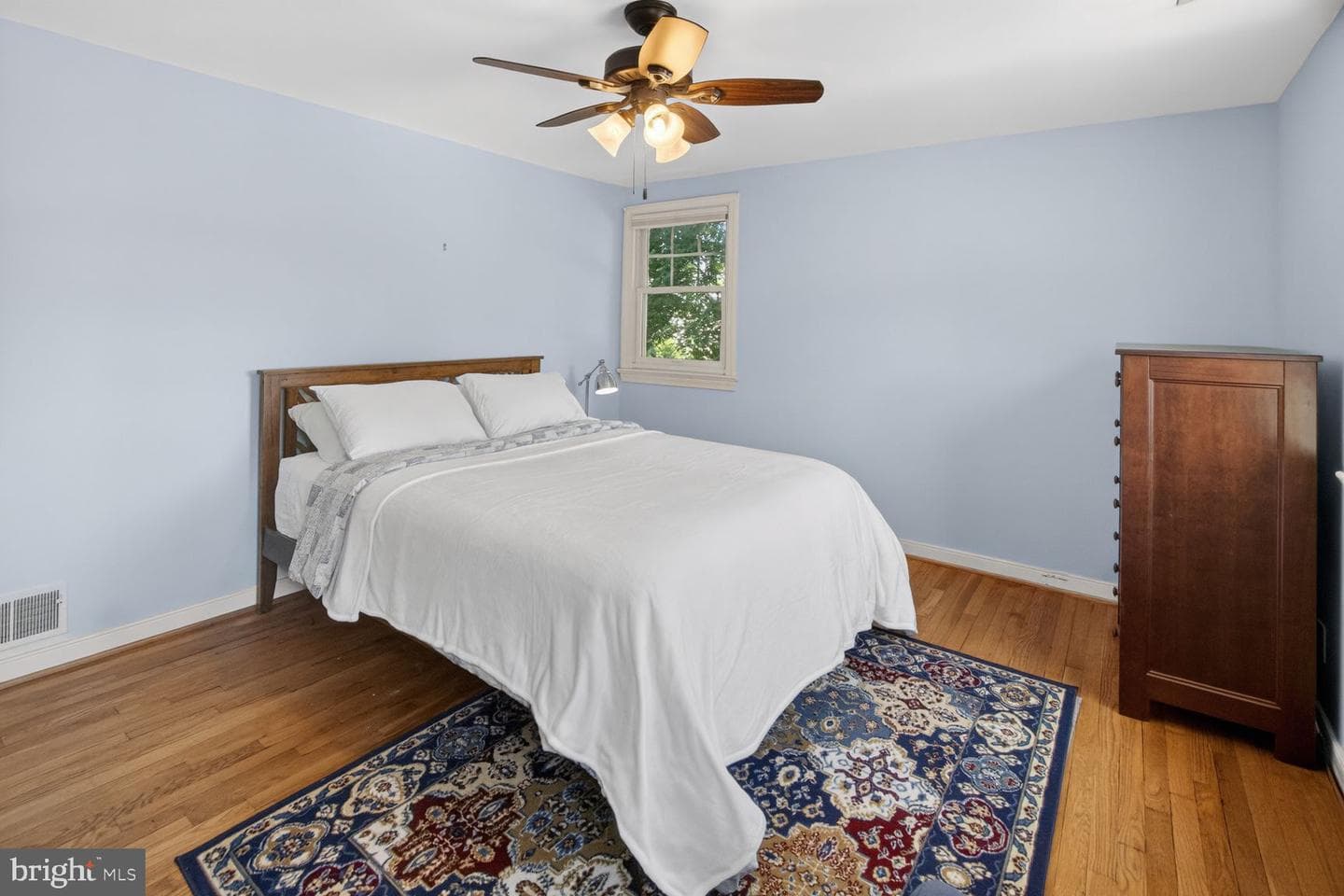 942 N Longfellow Street photo 31