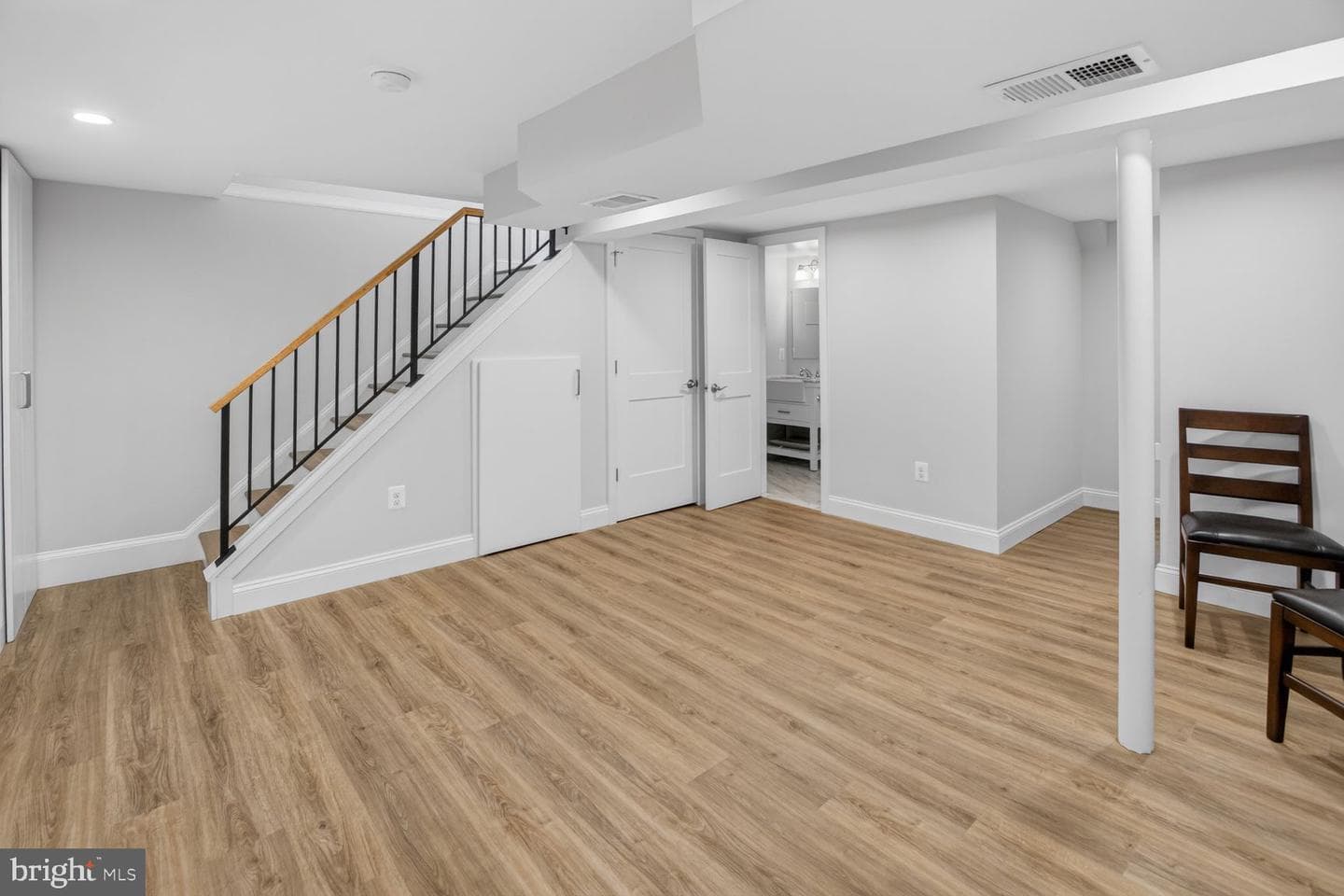 942 N Longfellow Street photo 39