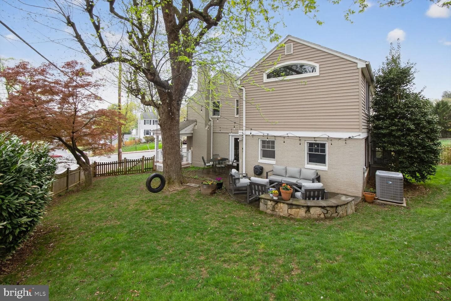 942 N Longfellow Street photo 7