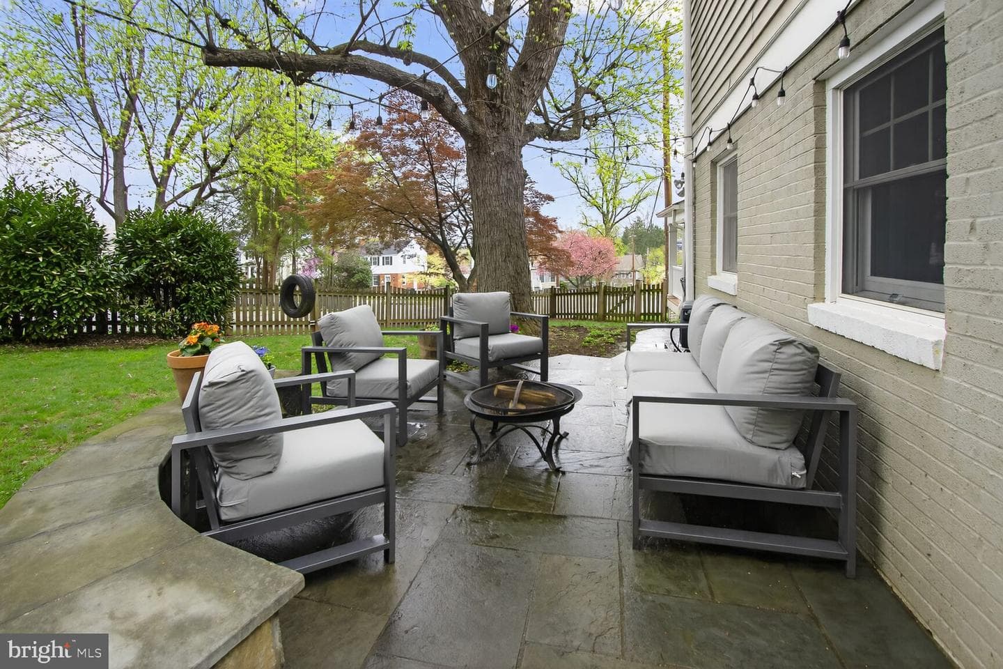 942 N Longfellow Street photo 8