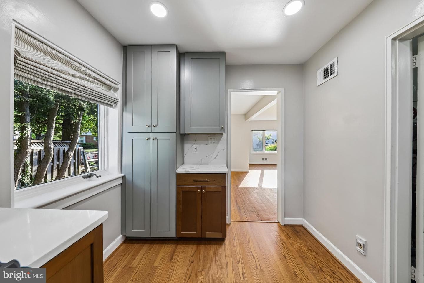 312 S Fenwick Street photo 12