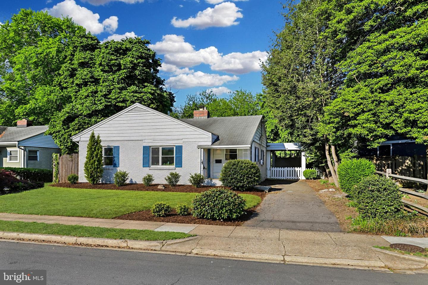 312 S Fenwick Street photo 2