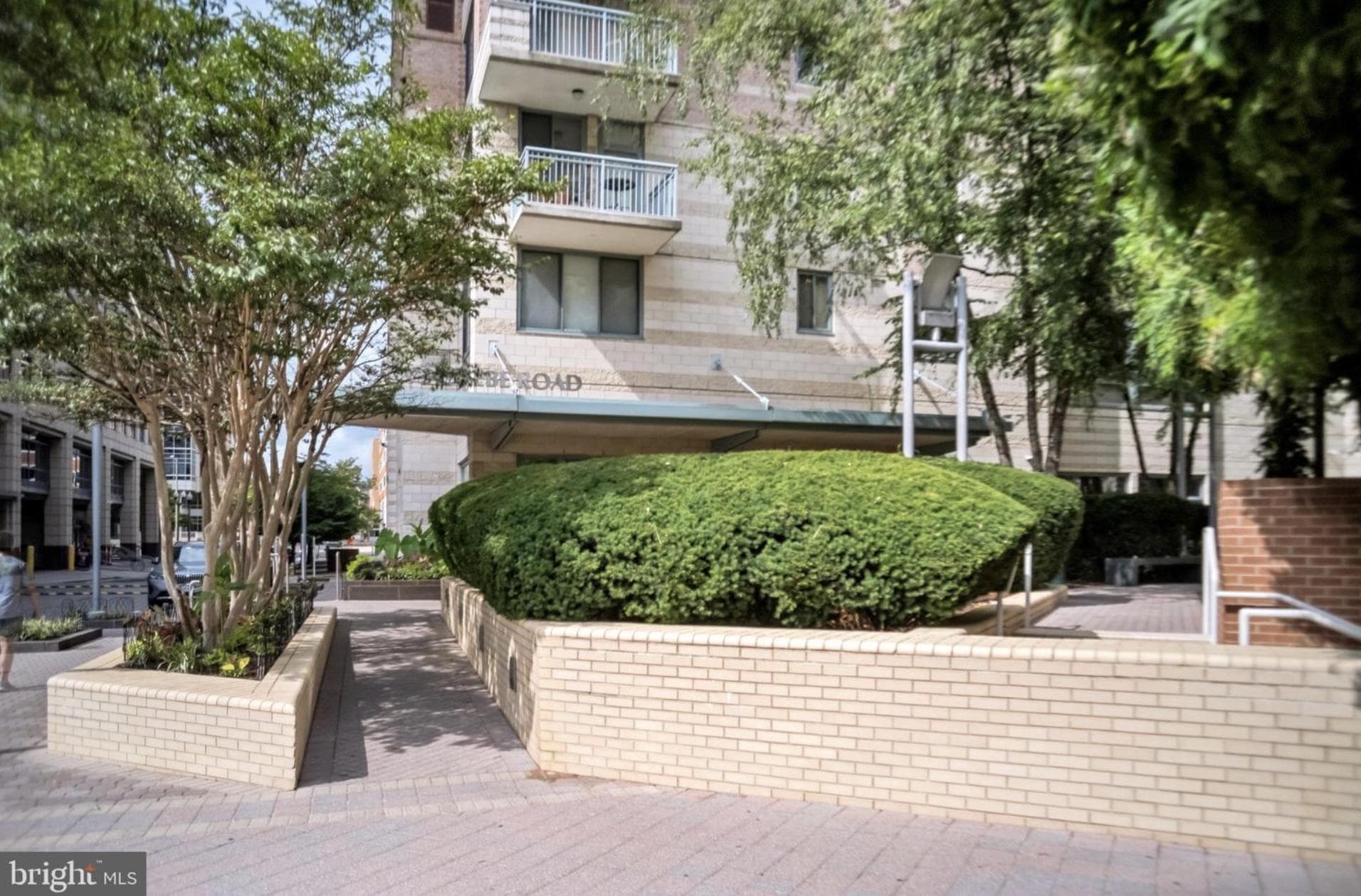 851 N Glebe Road #402 photo 12