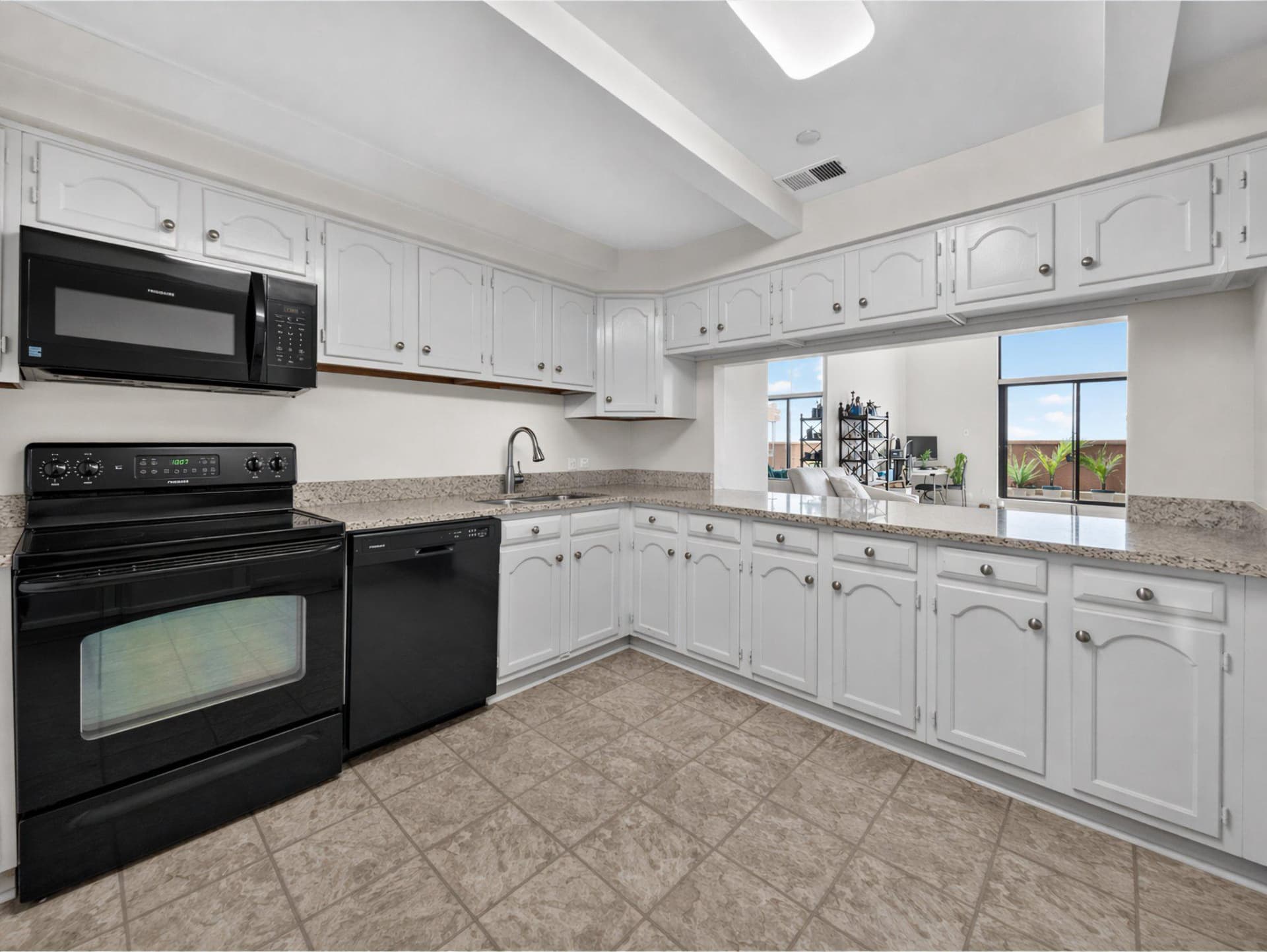 1301 N Courthouse Road #1803 photo 7