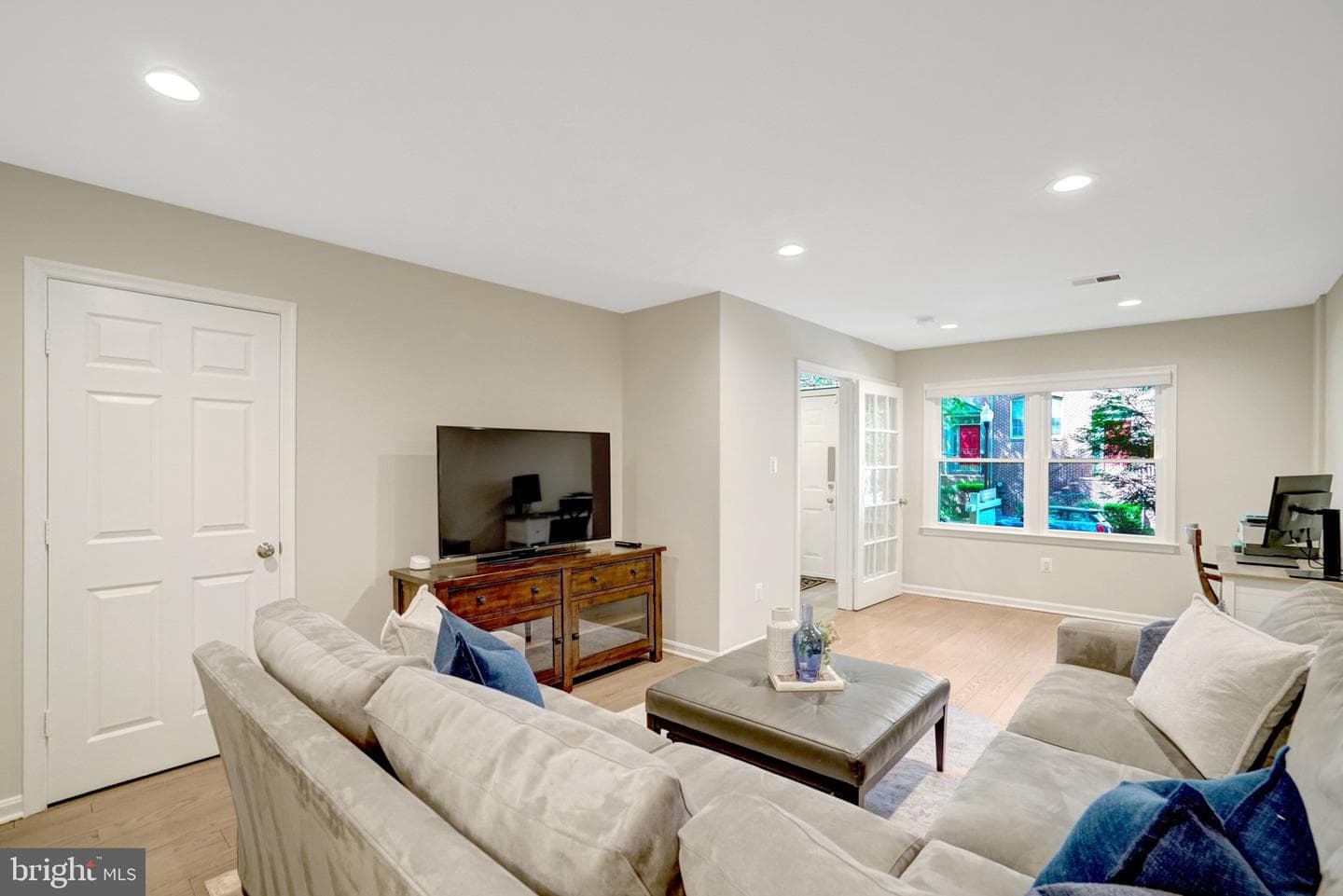 2622 N Fairfax Drive photo 28