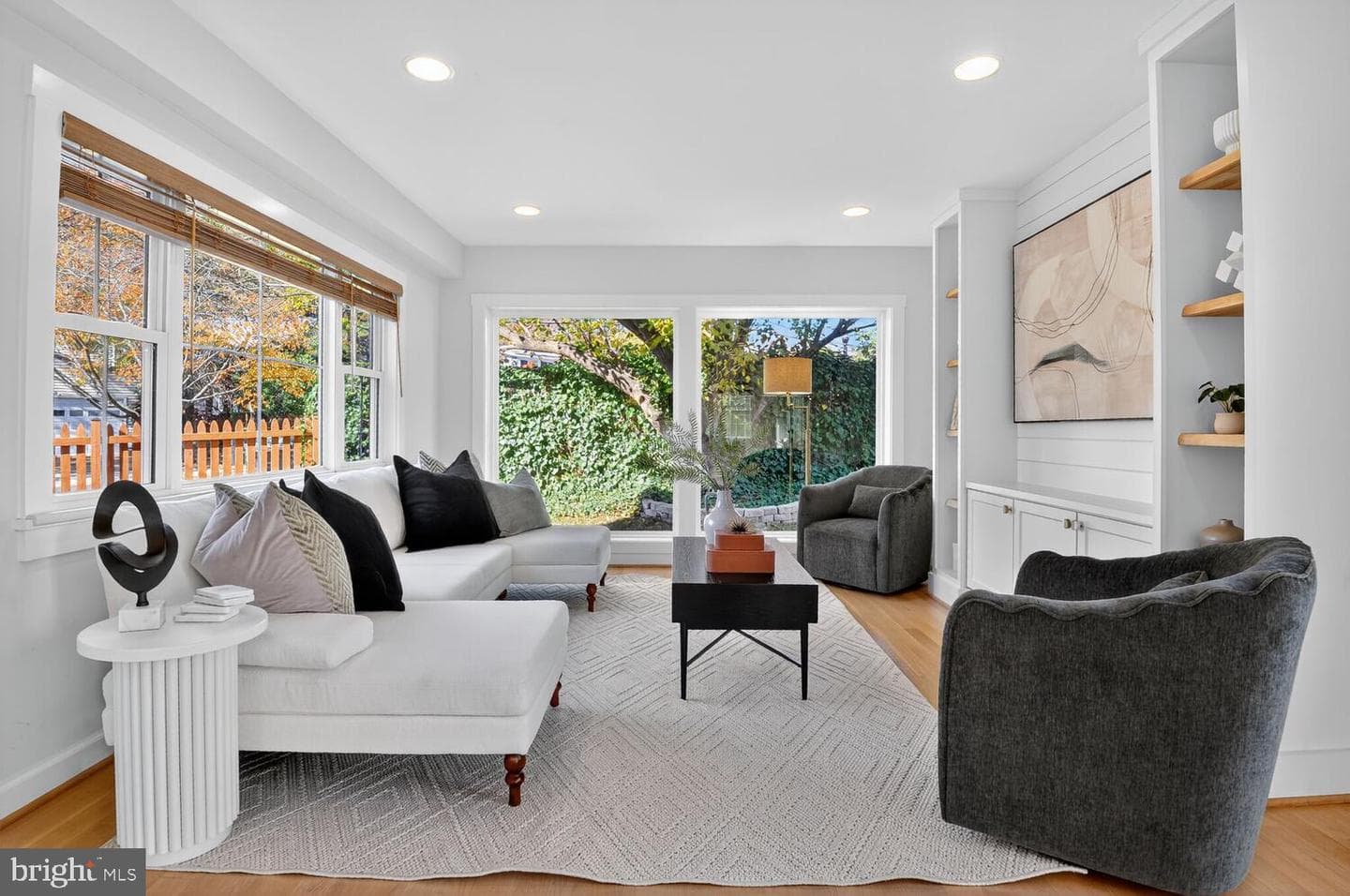 109 N Brookside Drive